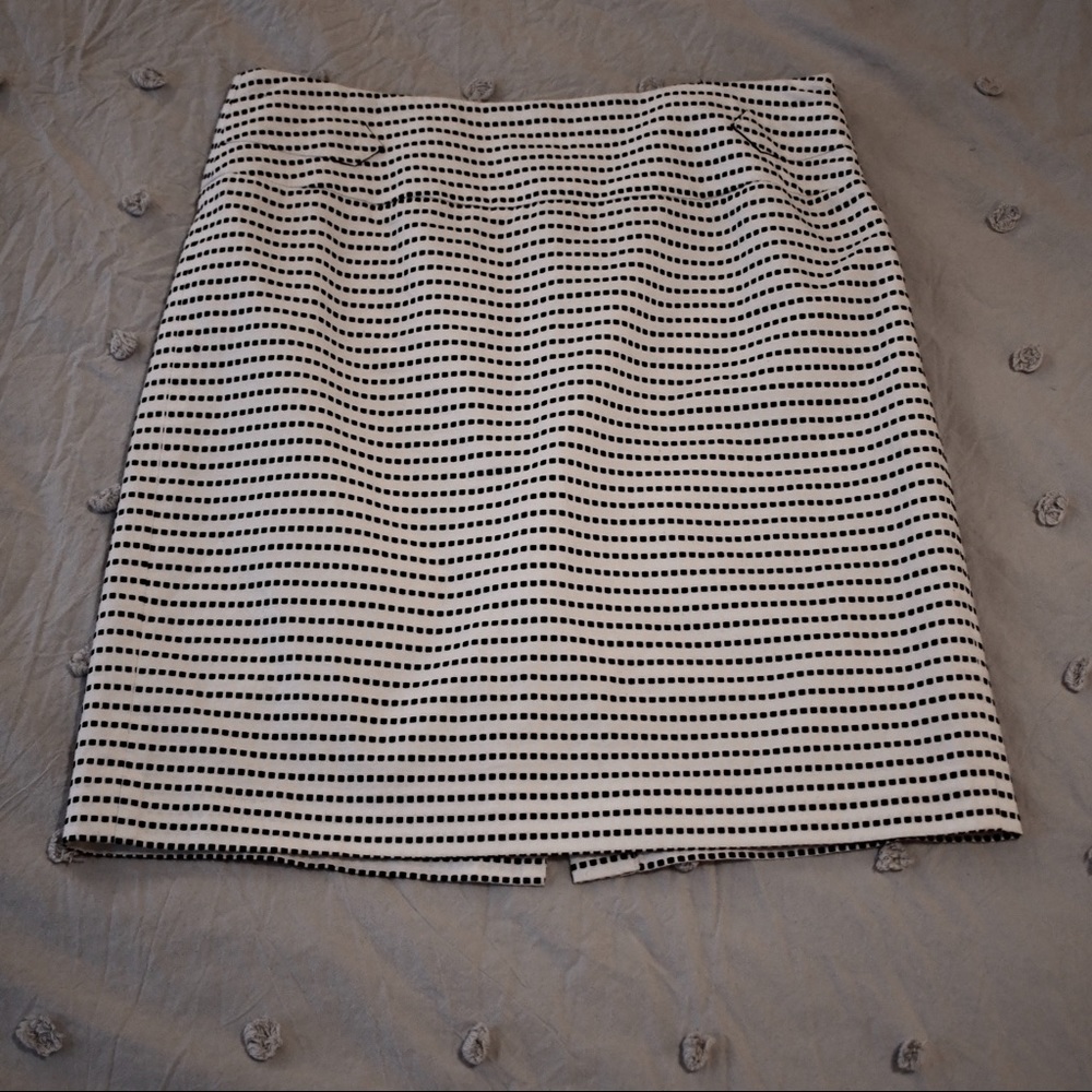 LOFT Black and White Pencil Skirt